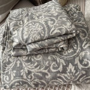 Restoration Hardware Queen Duvet with Two Standard Shams Jacquard Grey